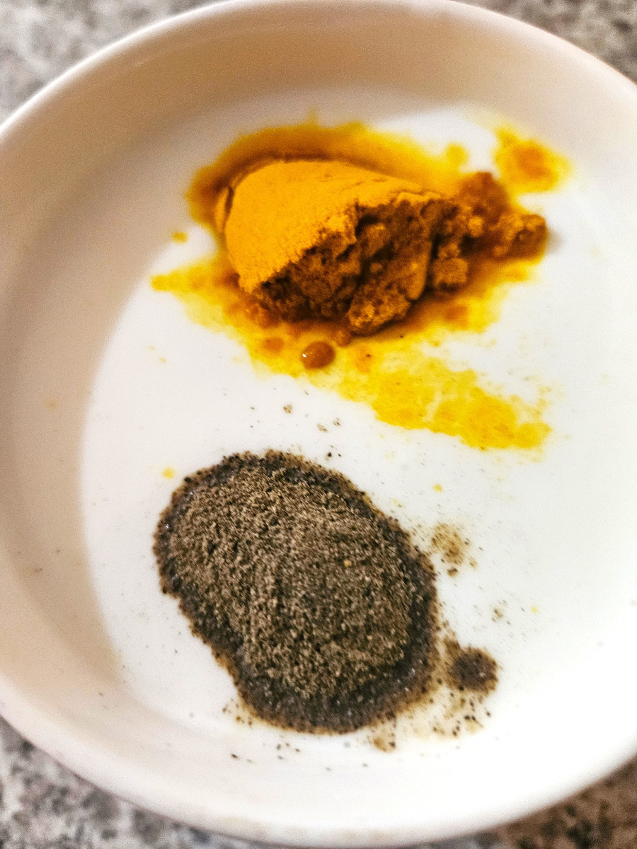 Куркума и перец с кефиром