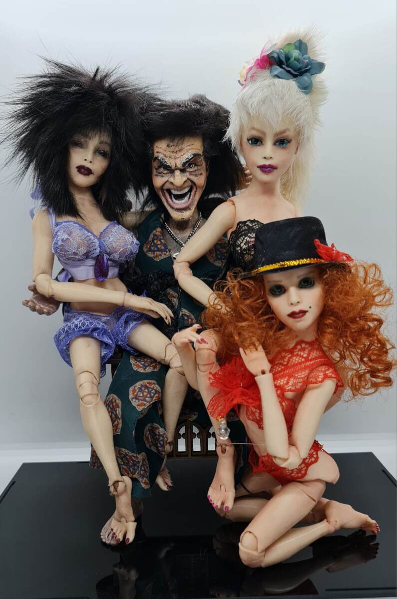 "Иствикские ведьмы" композиция Юлии Глазуновой по мотивам одноимённого фильма. 