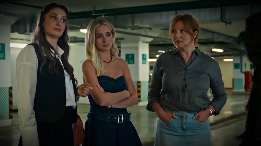 Марина (Агата Муцениеце), Оля (Валерия Астапова), Света (Анна Банщикова)