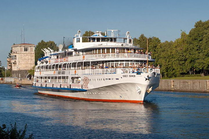 Теплоход «Павел Бажов». Внешний вид