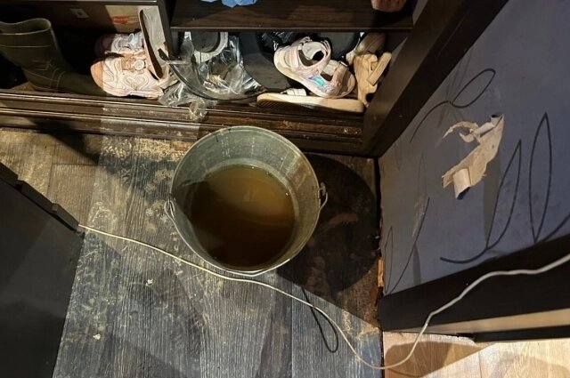    Горячая вода залила четыре квартиры. Фото: Из личного архива/ Алёна Кинстлер