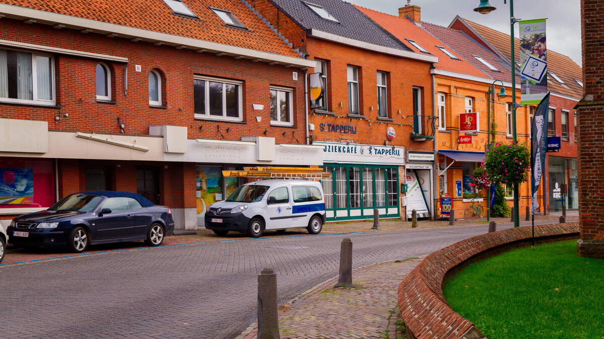     Фото: Frolova_Elena/Shutterstock/FOTODOM Барле — это европейский город, разделенный между Нидерландами и Бельгией