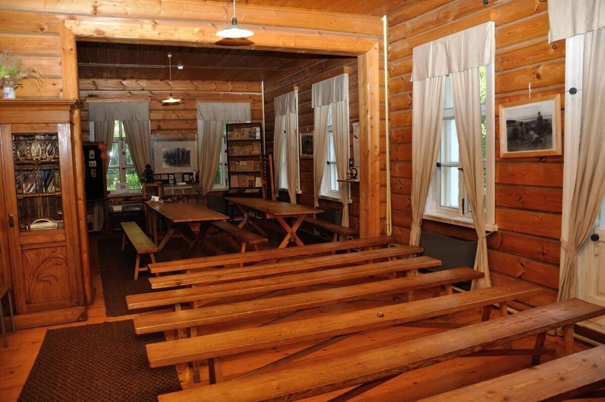 Так учились первые школьники в Горках Ленинских. Фото: Дмитрий Марков. newizv.ru