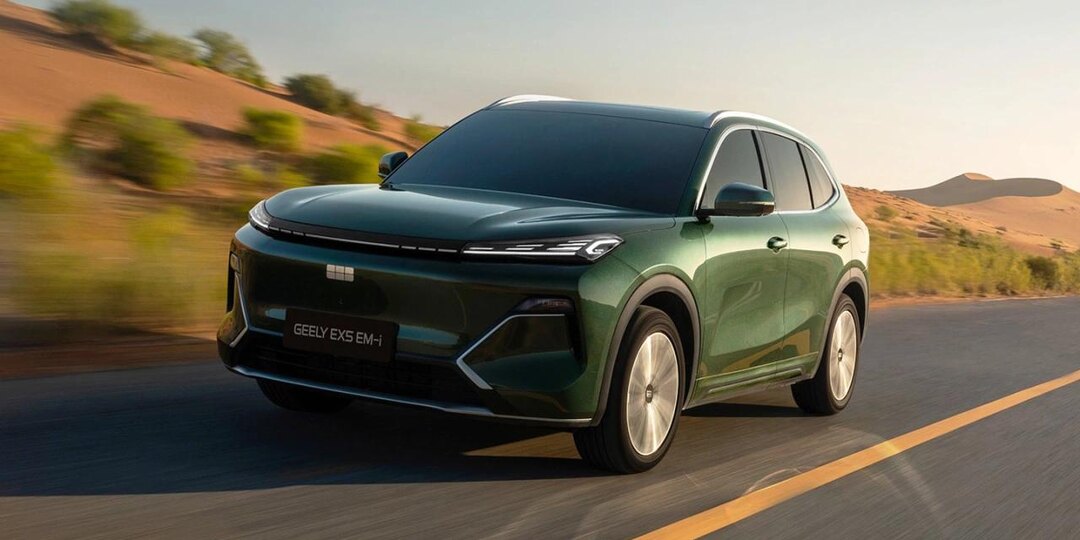 Geely EX5 EM-i: гибрид с запасом хода почти 1000 км выходит в России