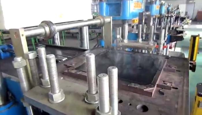 Компрессионное формование резины