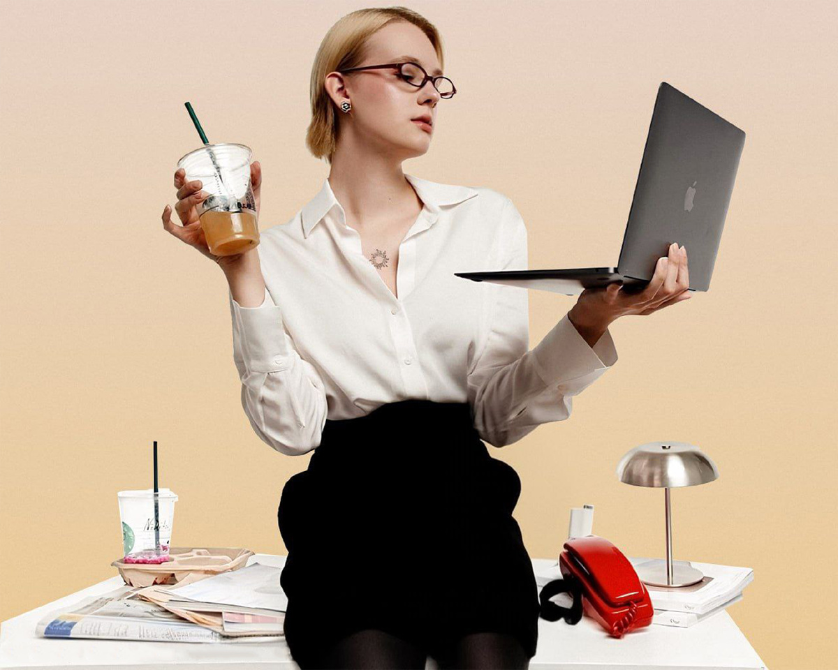 Кажется, отдых — это роскошь, на которую у тебя нет времени?
На самом деле достаточно пяти коротких пауз, чтобы вернуть фокус, энергию и ощущение себя.
В этом тексте — простые микропрактики, которые помогают не сгореть в ритме «всегда на связи».