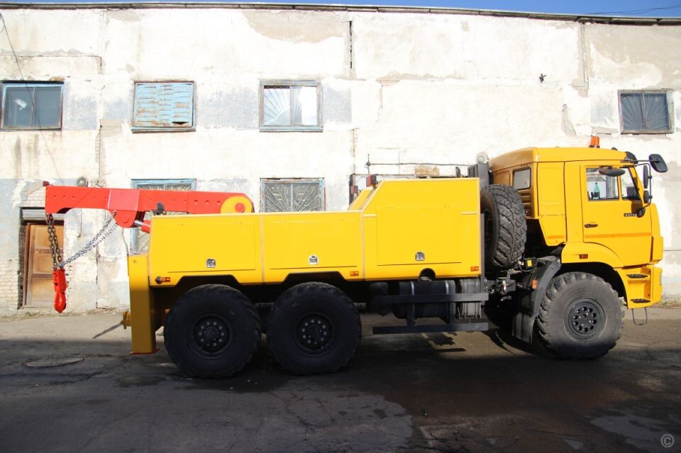    Эвакуатор для трамваев . Источник: Пресс-служба администрации Барнаула