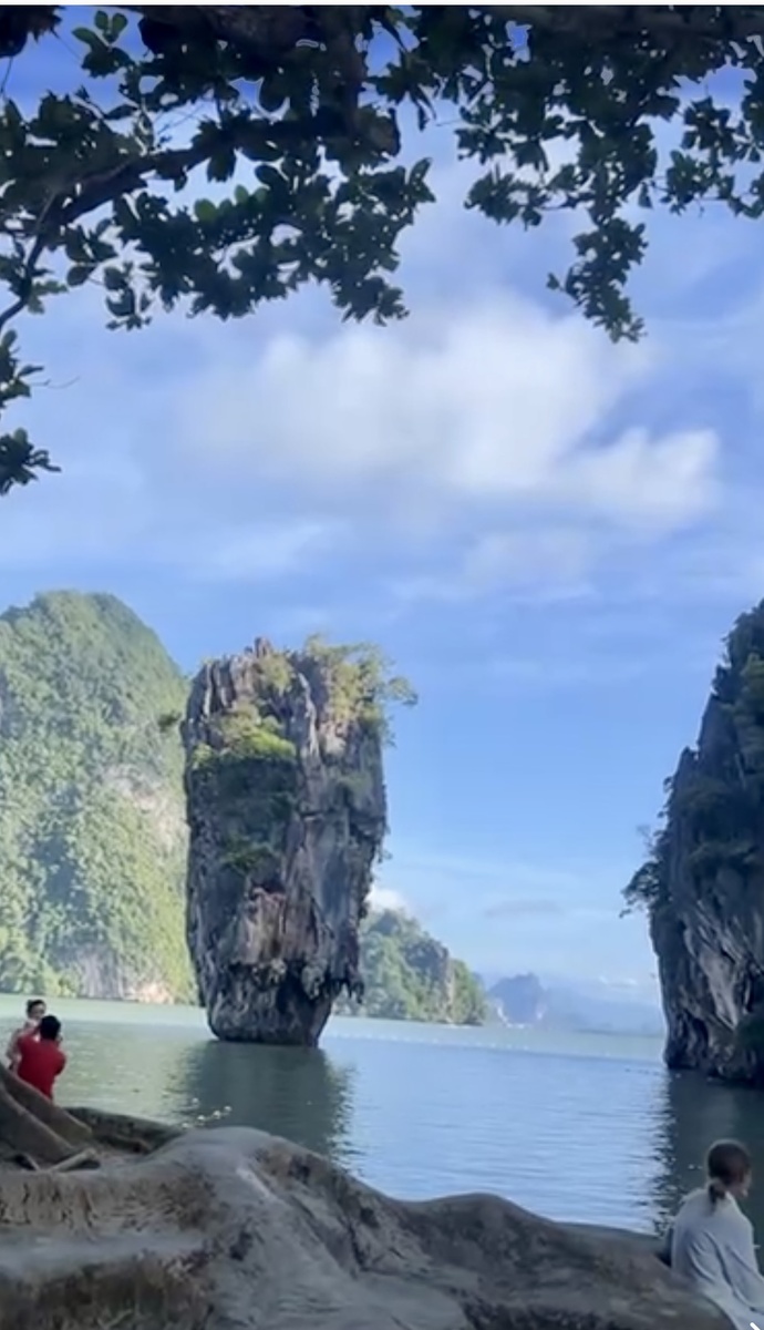 Высадились на остров