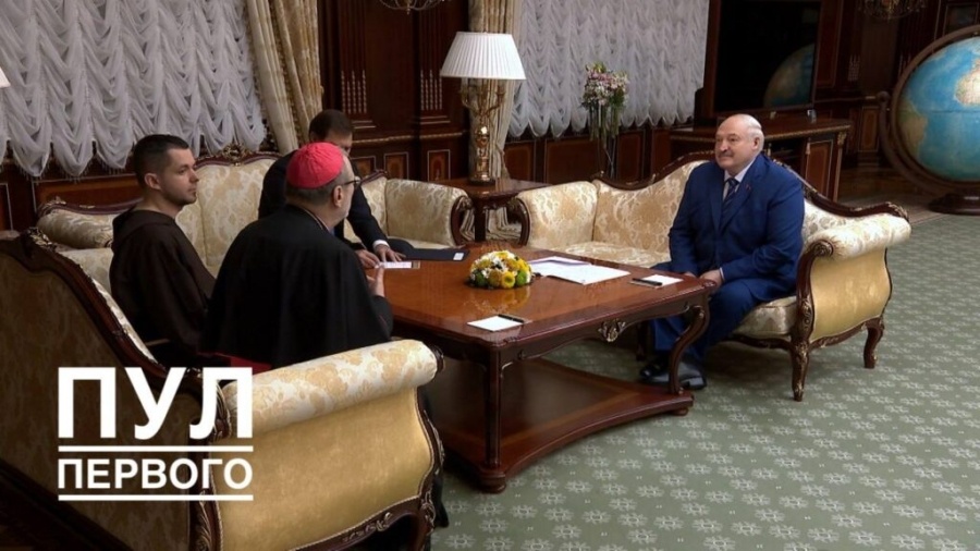     Послание миру: о чем говорили Александр Лукашенко и спецпосланник Папы Римского?