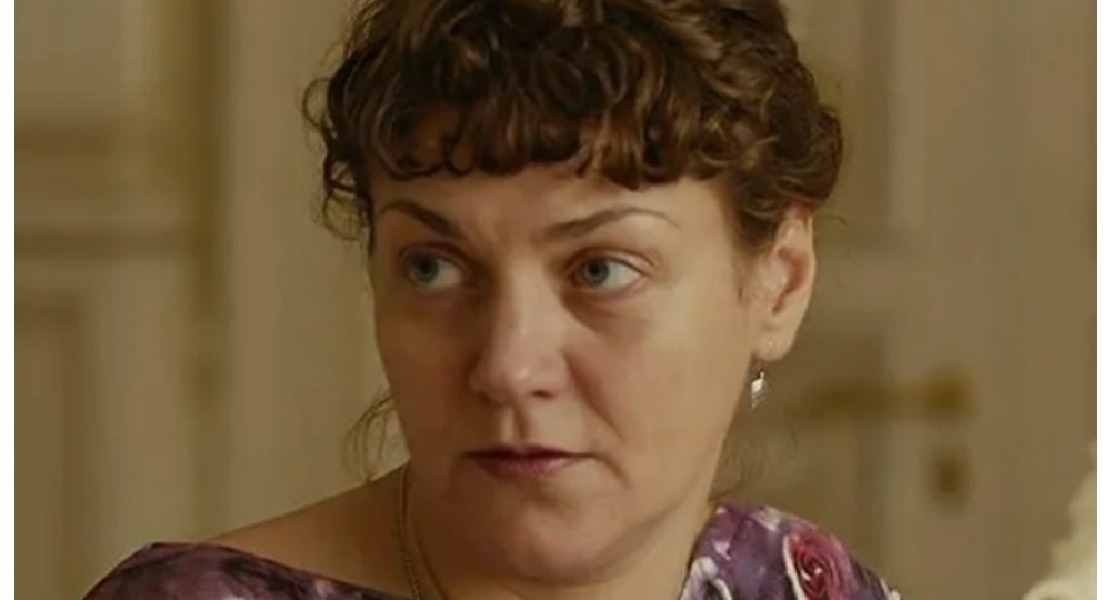 Падение звезды: как Анна Уколова устроила дебош в Шереметьево и рухнула навзничь