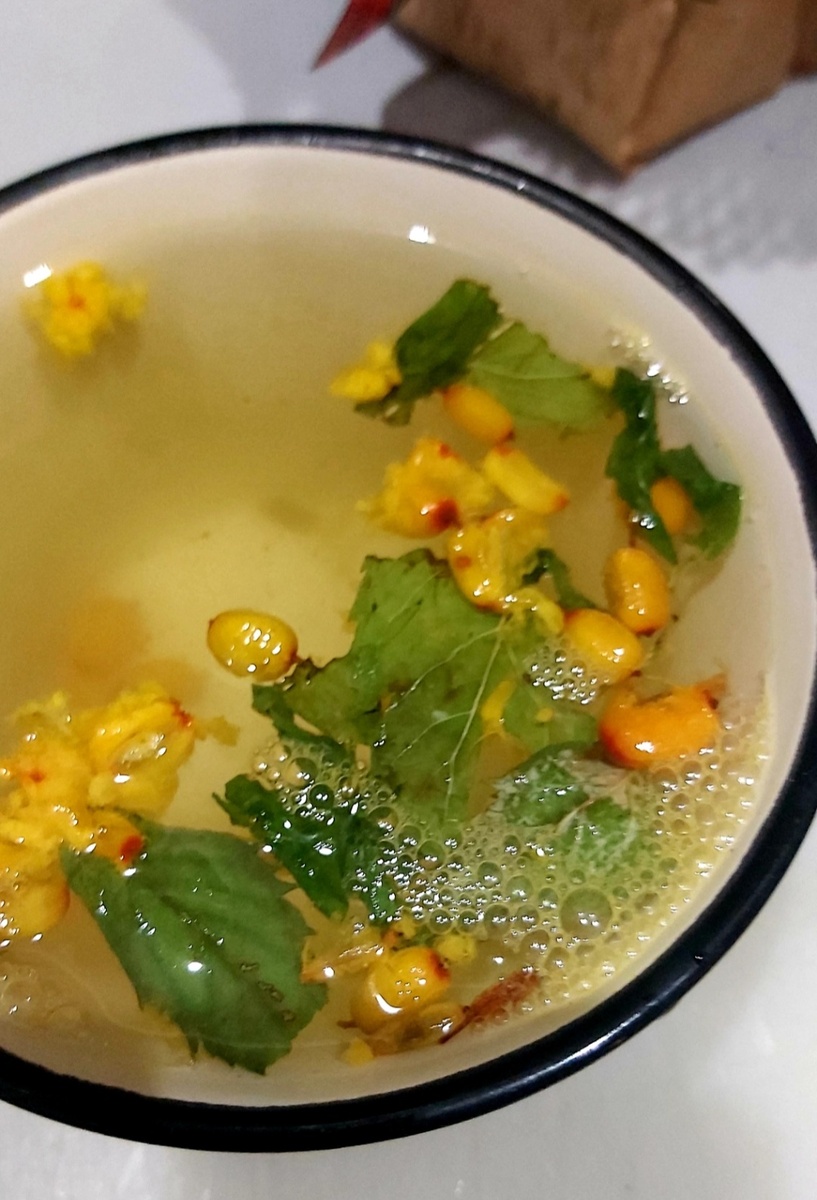 Сухая мята и облепиха, всё моё, растет само на даче