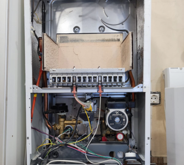 Мастер по ремонту поделился простым секретом, как продлить жизнь котлу