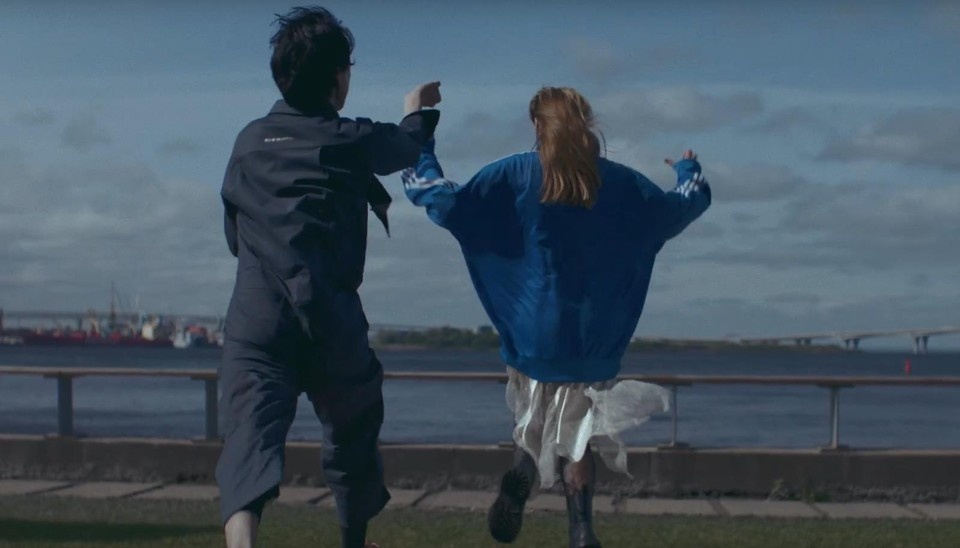    В кадре - узнаваемые виды индустриального Петербурга. Фото: кадр из видео.