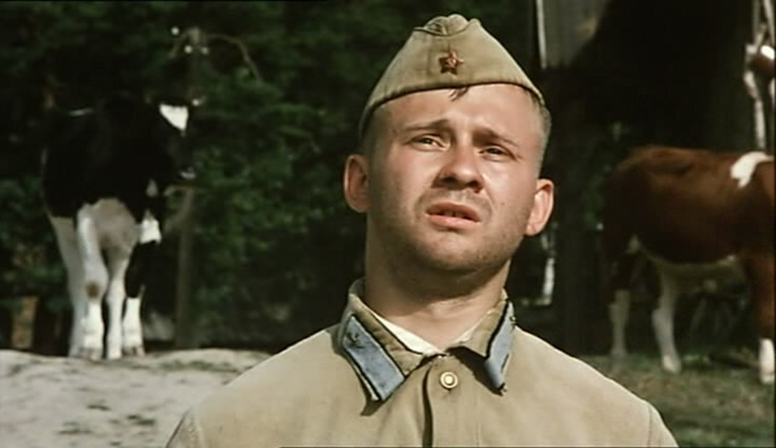 Геннадий Назаров в роли Чонкина. Кадр из фильма