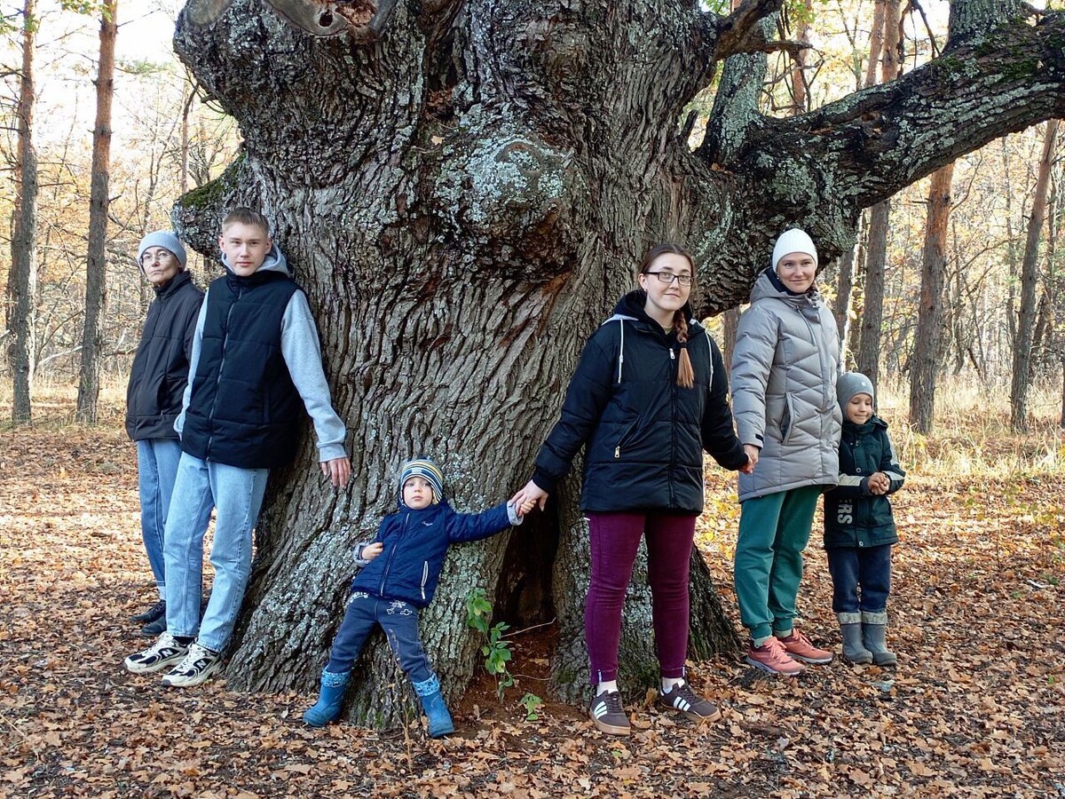 Приехали на дуб, которому больше 400 лет!