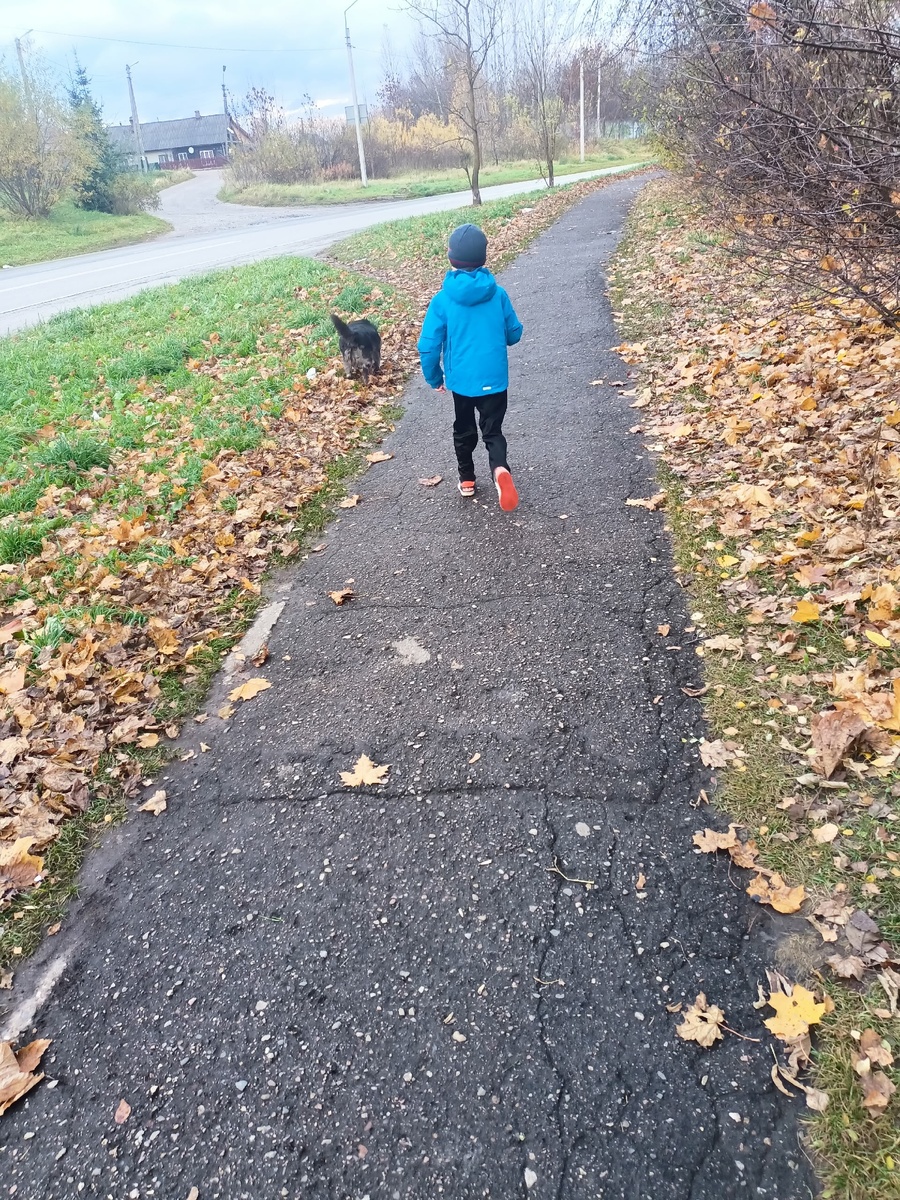 Моему младшему сейчас 6 лет.