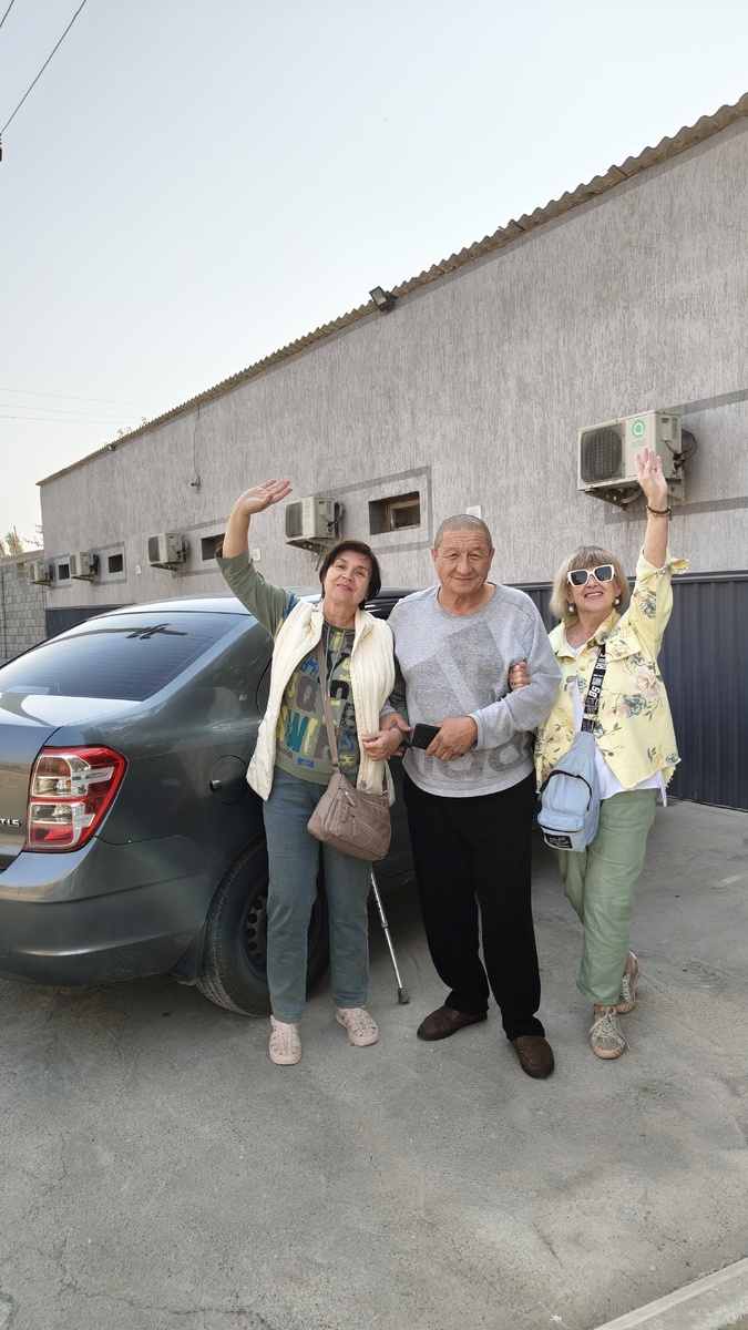 Ещё одно фото на память - и в путь