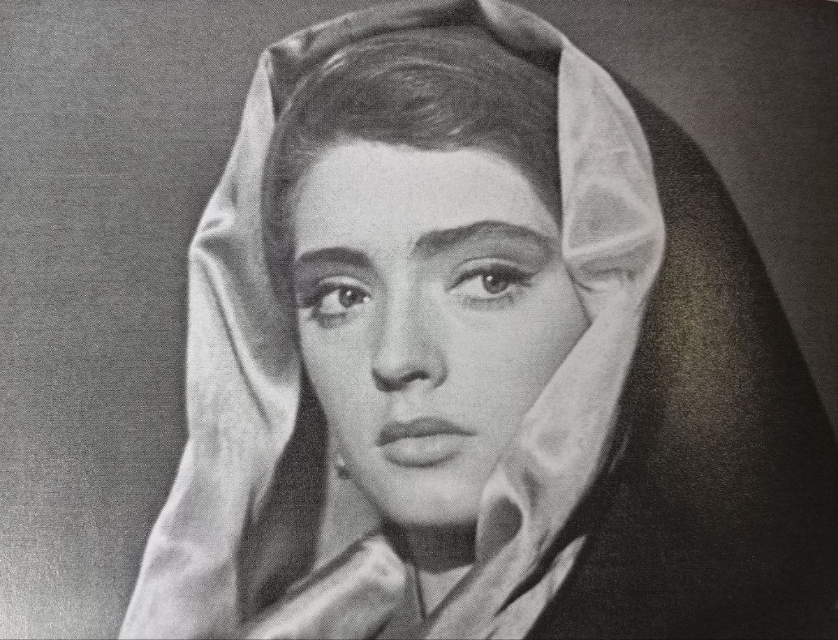 Людмила Абрамова на съёмках х/ф "713-й просит посадку" 1962 год. Из архива Киностудии "Ленфильм"