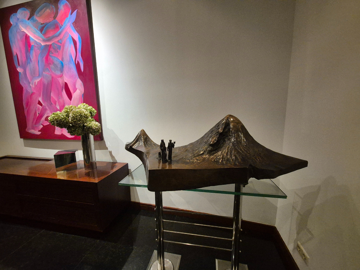 Искусство в лобби перед лифтом