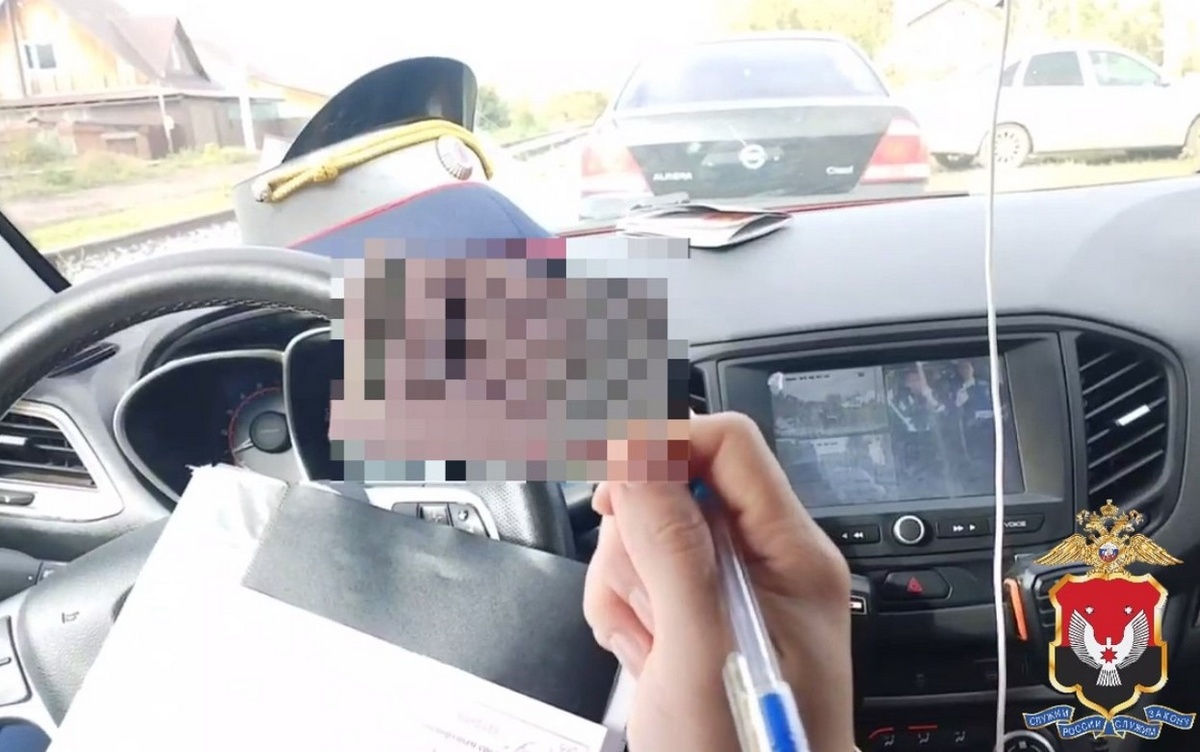    Мужчину задержали с поддельными водительскими правами в Удмуртии