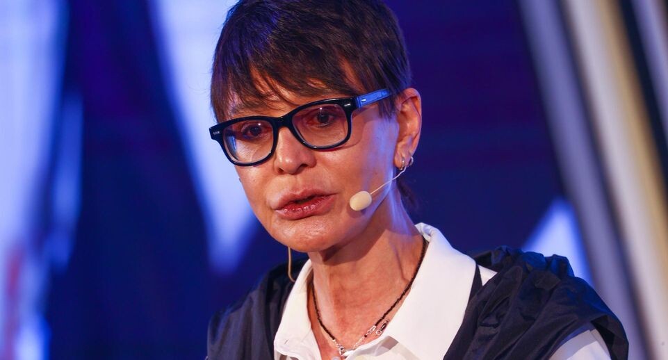 Открытые браки и похороны мужа на скорую руку: как отрывается оскорблявшая бойцов СВО Ирина Хакамада