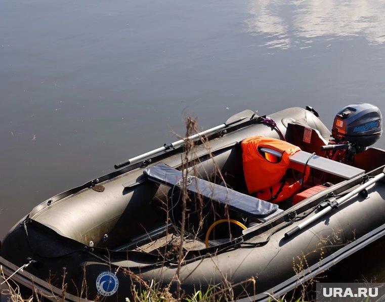    В ХМАО два рыбака утонули, перевернувшись на резиновой лодке