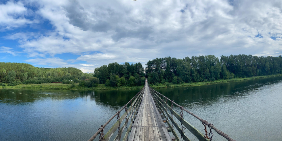    подвесной мост через реку у водопада Плакун © «2ГИС»