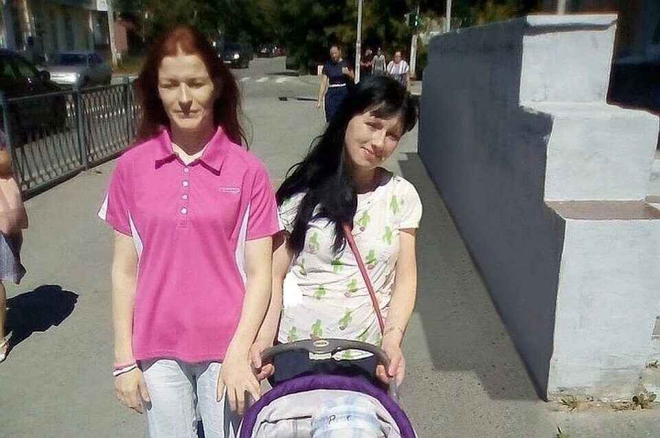 Няня (слева) расправилась с матерью троих детей (справа). Фото: соцсети