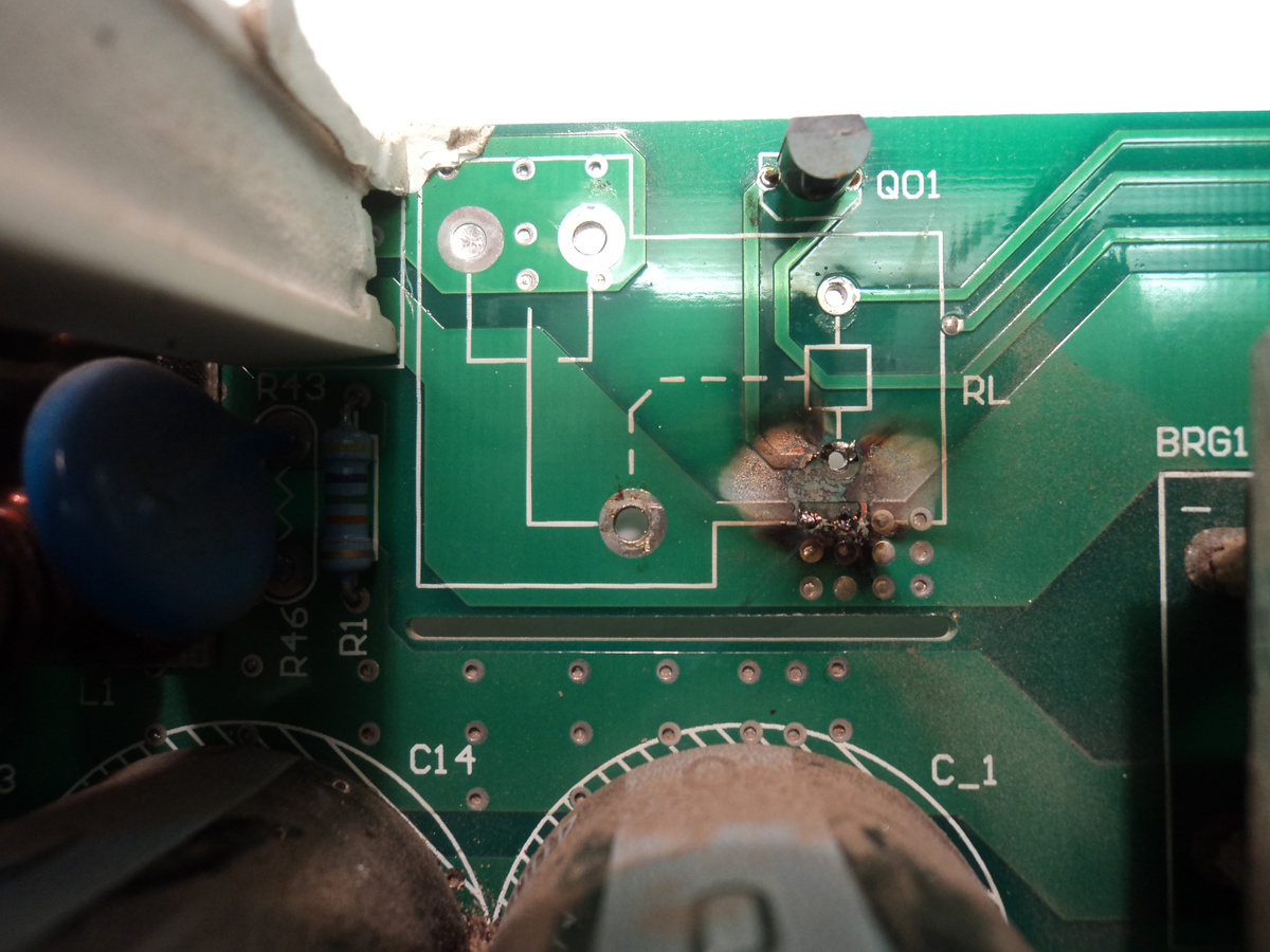 Пробой между проводниками. Фото автора.