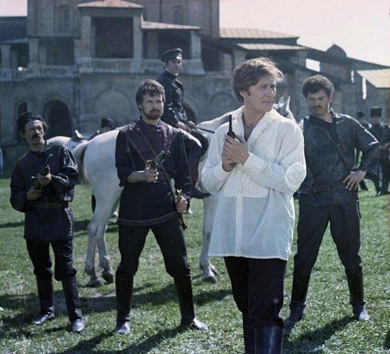 Кадр из кино СССР Владимира Бычкова «Достояние Республики»