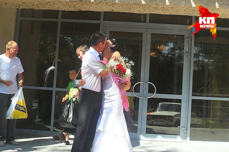 Виктория и Иван устроили скромную свадьбу. Фото: архив семьи