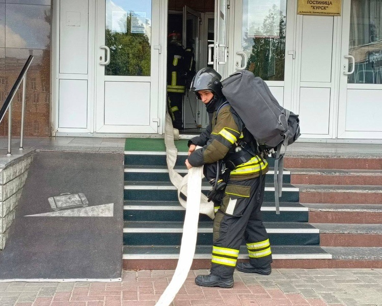     В центре Курска проходят плановые пожарные учения