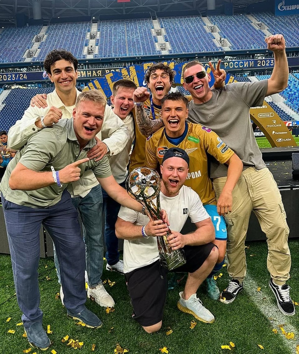    Мама Александра говорит, что он с Андреем - не разлей вода. Фото: соцсети Александра Гракуна