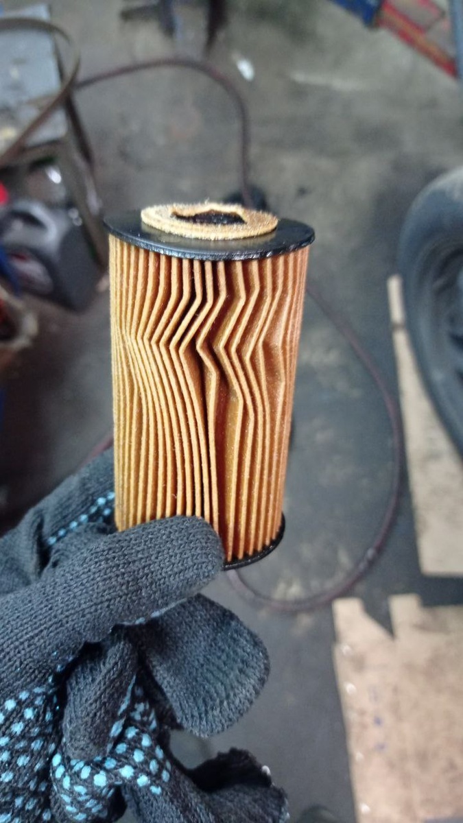 Деформированный топливный фильтр ставить категорически запрещено!