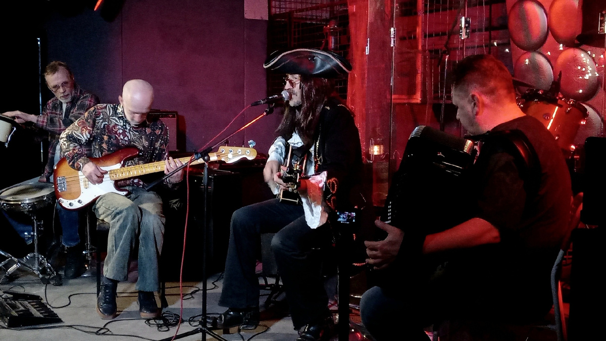 Концерт памяти Черного Лукича в Новосибирске. Александр Андрюшкин и МОРСКИЕ ВОЛКИ. 25.10.2025