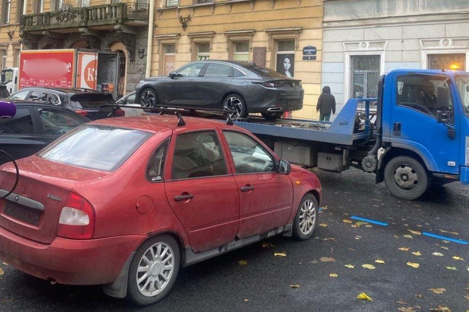    Захарьевская улица не является лидером по таким нарушениям. Александр ДЫБИН