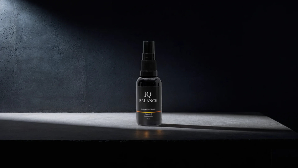 Увлажняющая сыворотка IQ BALANCE для лица с витамином С ниацинамидом и гиалуроновой кислотой. OZON: арт. 1723414889 WB: арт. 291381788