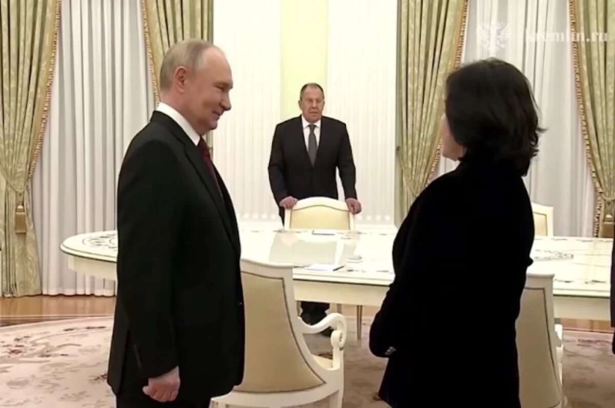    Путин встретился с главой МИД Северной Кореи Цой Сон Хи в Кремле