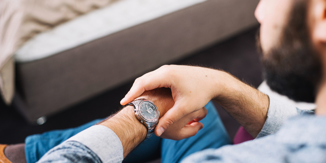 Как увеличить срок службы батарейки в кварцевых часах