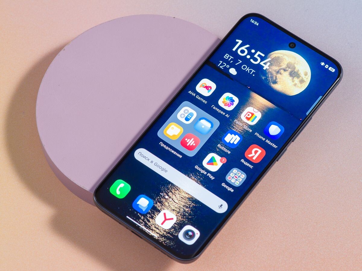    Обзор TECNO SPARK 40 Pro+: премиальный дизайн в бюджетном классе