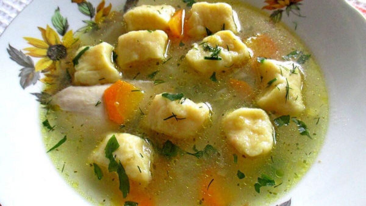 Суп с клецками. Источник https://za-edoy.ru.