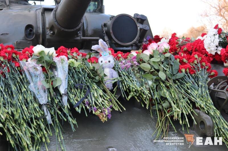    ЕАН. Мемориал в памяти о погибших на заводе в Копейске