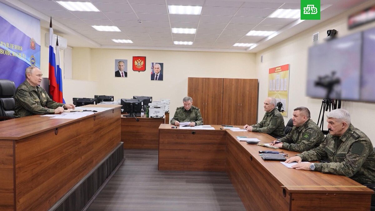    Путину доложили об окружении более 10 тысяч военных ВСУ в зоне СВО