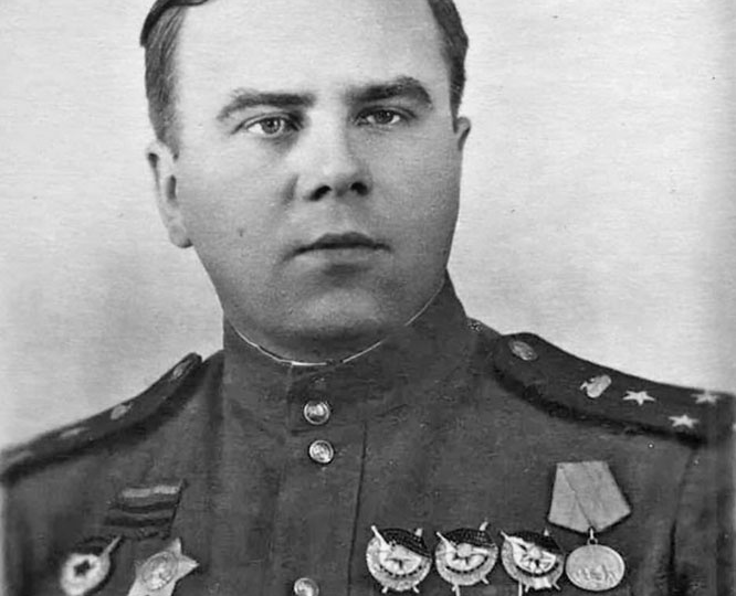 Прошел Невский пятачок и Ржев. Как командовал и погиб самый молодой комкор Красной Армии Василий Орлов?