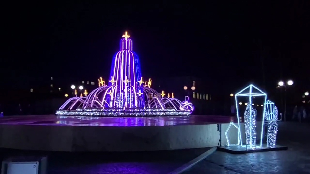    В Белоярском по инициативе горожан открыли всесезонный фонтан