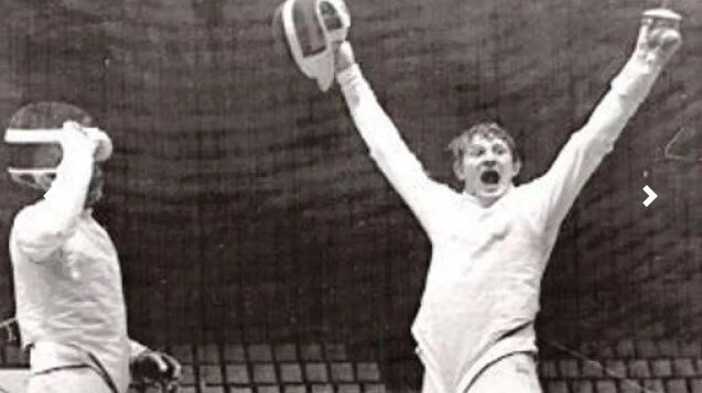 Первая же схватка показала: это его стихия. 