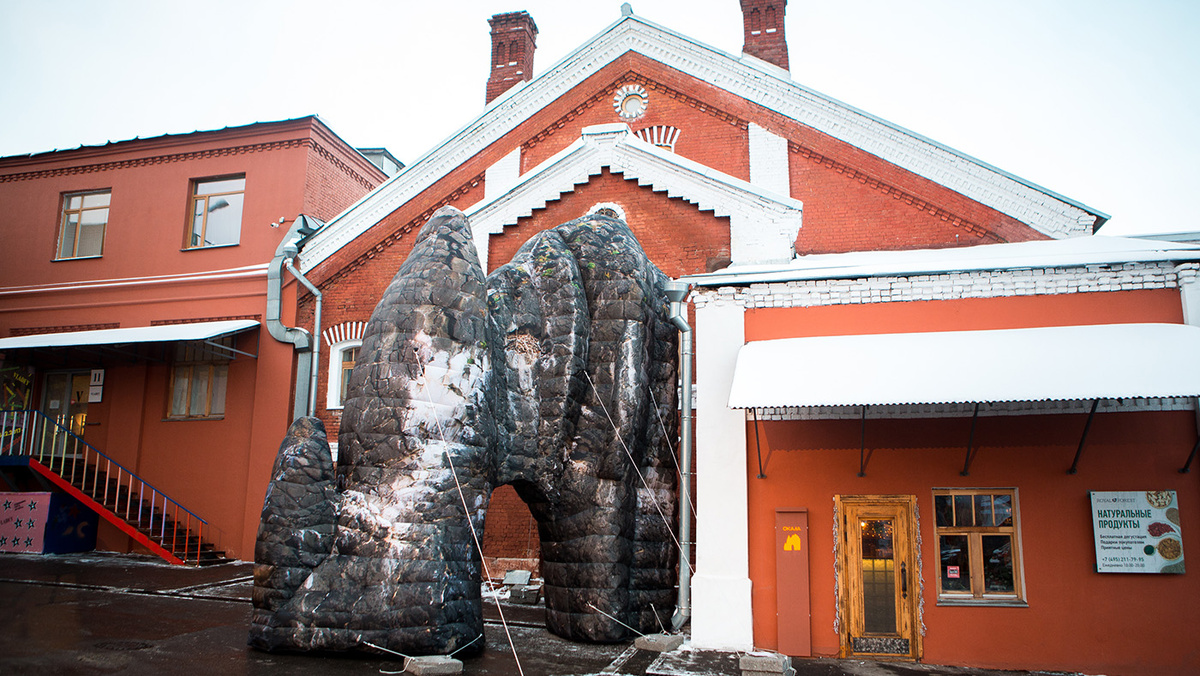   Пресс-служба ЦСИ Винзавод- Ирина Корина. Часть инсталляции на выставку «Скала»