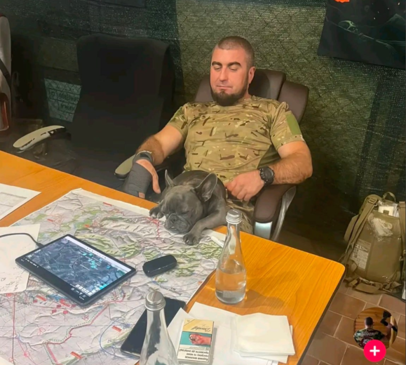    Валентин Манько и его карты. Фото: соцсети