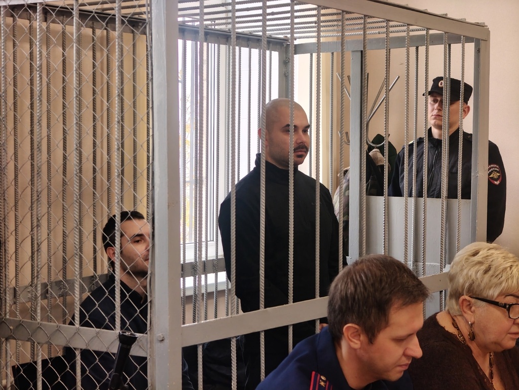    До 3 декабря пробудут под стражей Егор и Макар Макаровы, которые замешаны в стрельбе у отеля «Хилтон» в Оренбурге