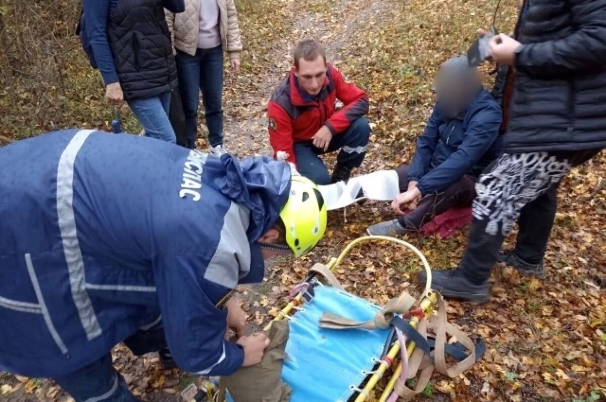    В Крыму спасатели оказали помощь мужчине, получившему травму в лесу